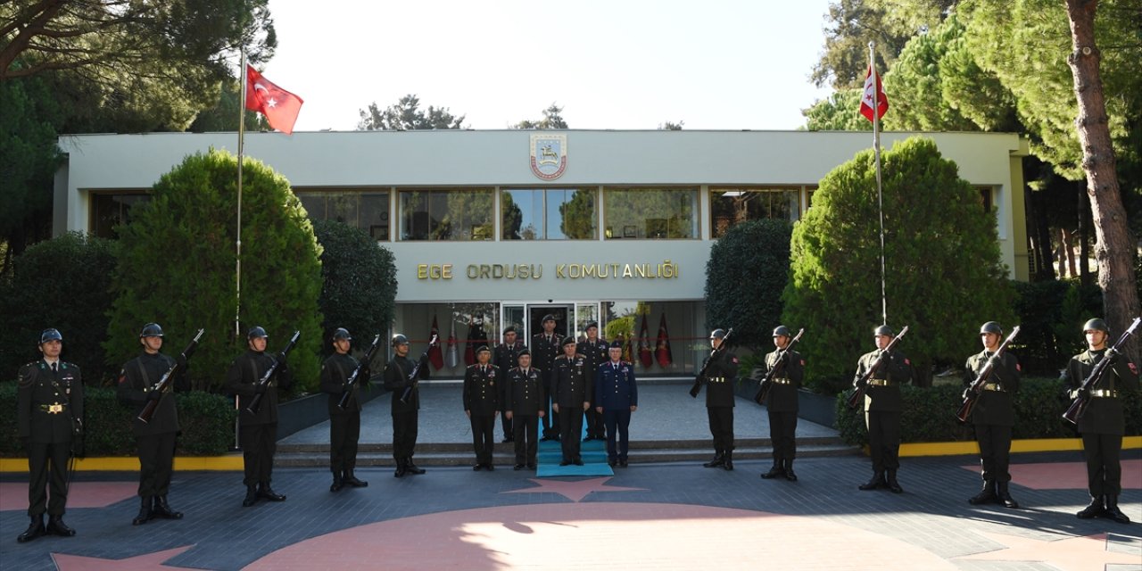 Genelkurmay Başkanı Orgeneral Gürak, Ege Ordusu Komutanlığında denetlemelerde bulundu