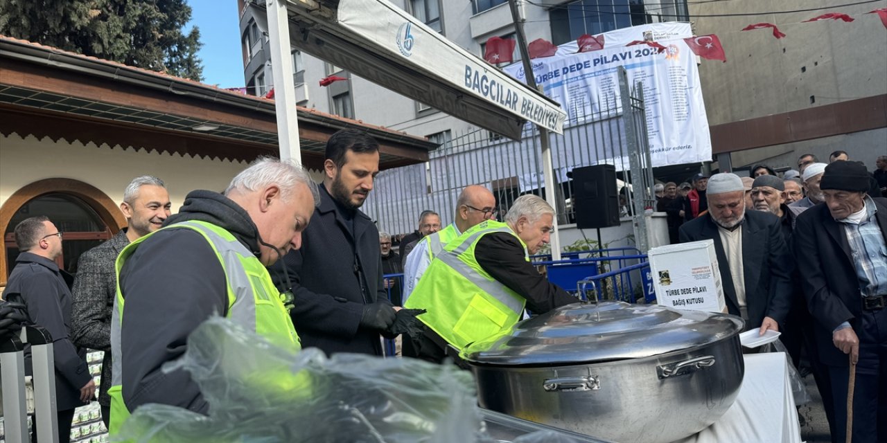 Selanik göçmenlerinin "Türbe Dede Pilav Günü" etkinliğinde 10 bin kişilik yemek dağıtıldı