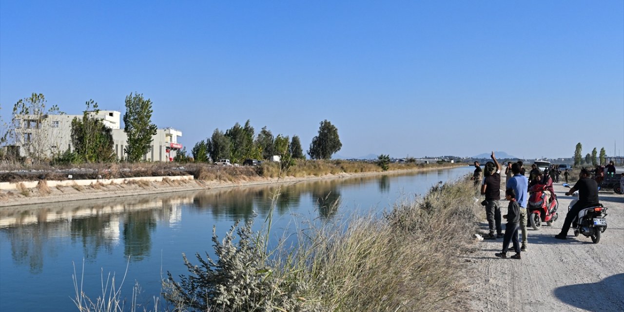 Adana'da sulama kanalında akıntıya kapılan iki kardeşten biri kayboldu, diğeri kurtarıldı