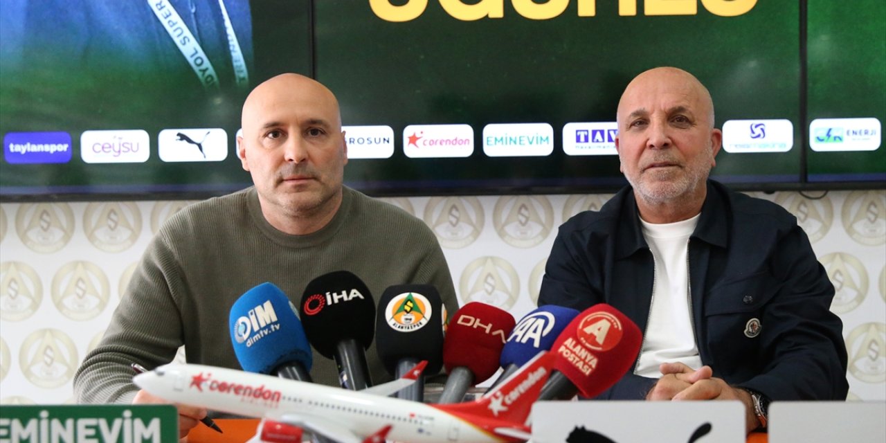 Alanyaspor'da teknik direktörlük görevine Sami Uğurlu getirildi