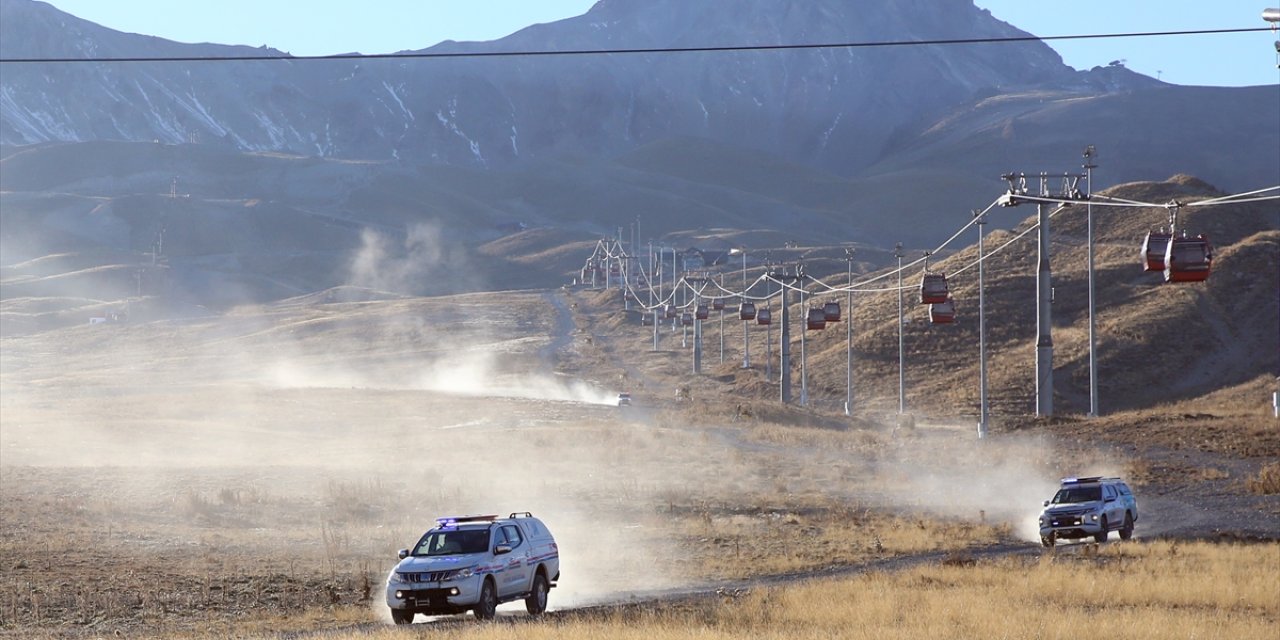 Erciyes Dağı'nda mahsur kalan dağcı kurtarıldı