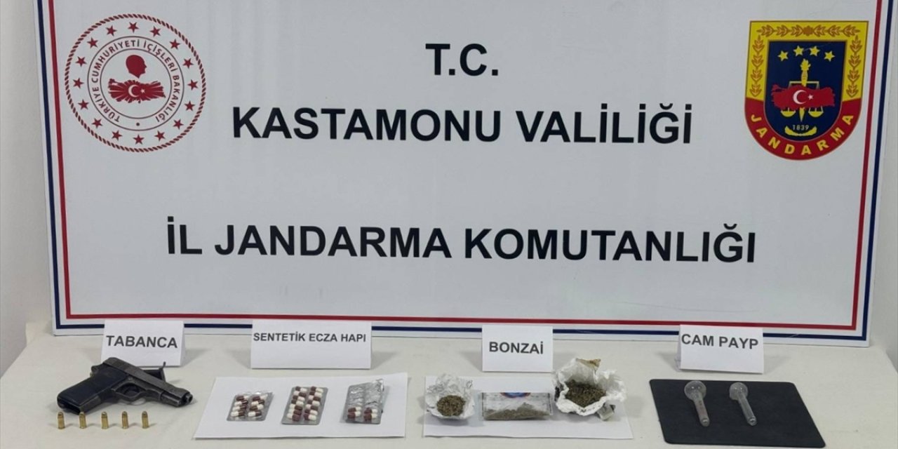 Kastamonu'da uyuşturucu operasyonlarında yakalanan 4 şüpheliden 1'i tutuklandı