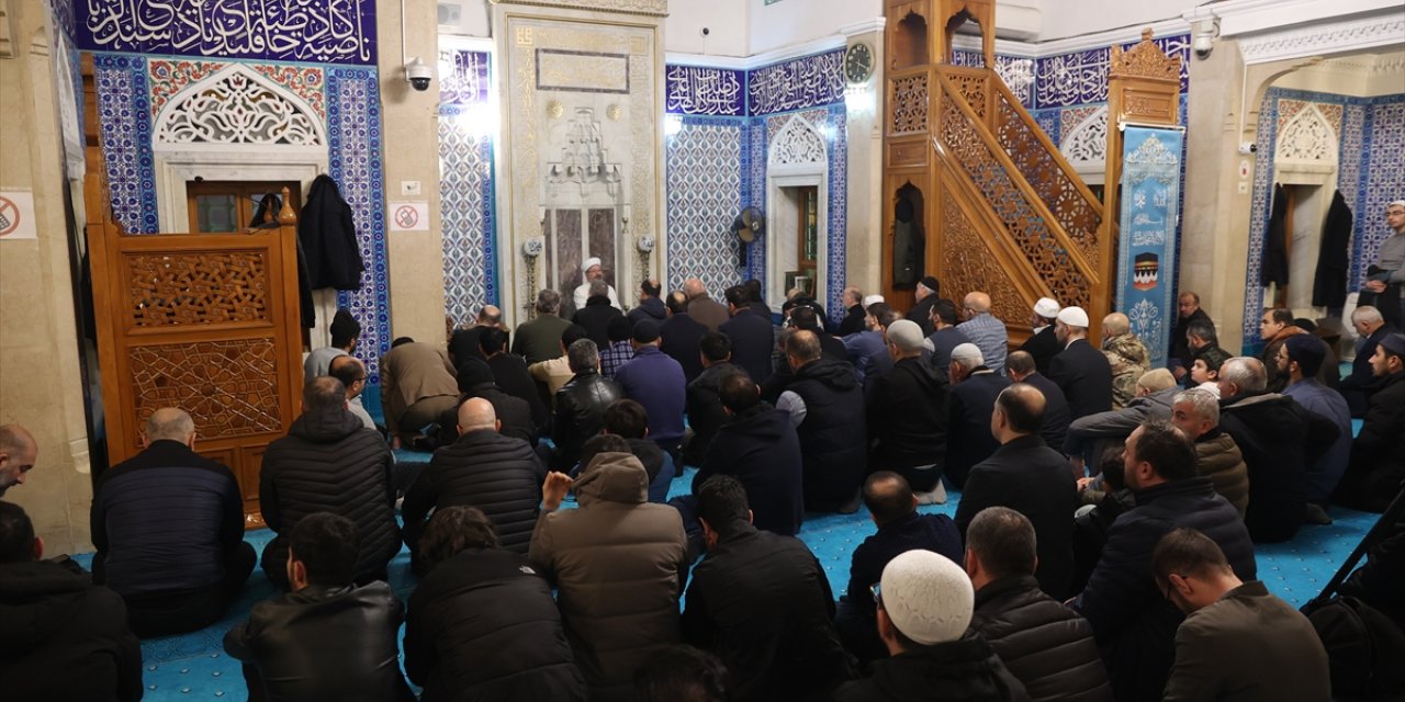 Diyanet İşleri Başkanı Erbaş, Bakü Şehitlik Camisi'ni ziyaret etti