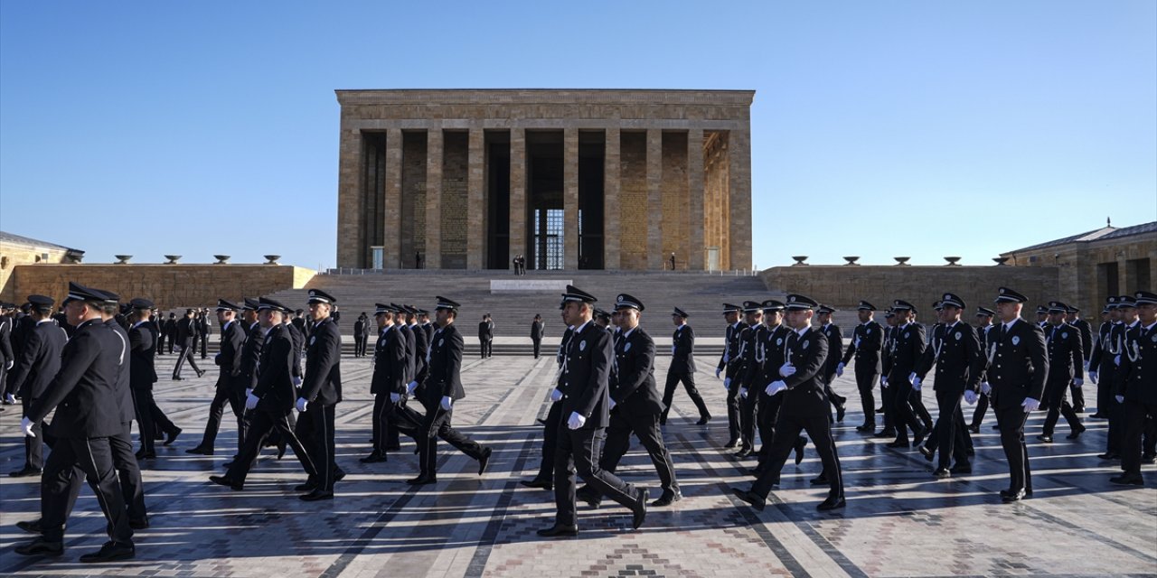 Emniyet Genel Müdürü Demirtaş ve beraberindekiler Anıtkabir'i ziyaret etti