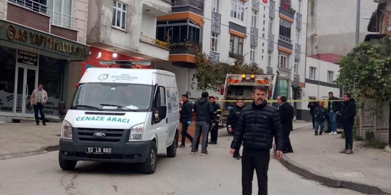 Ordu'da çöp kamyonunun çarptığı kişi öldü