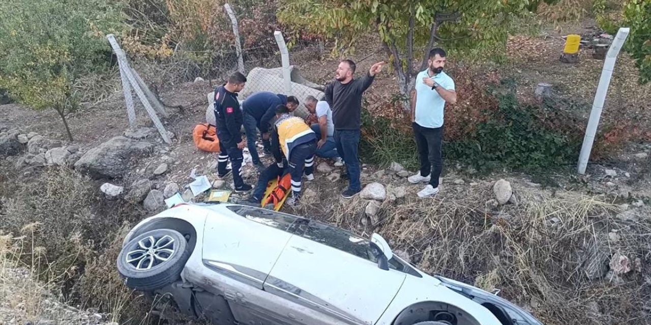 Adıyaman'da otomobille pikabın çarpıştığı kazada 10 kişi yaralandı