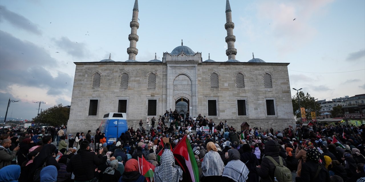 İstanbul'da Filistin İnisiyatifi'nden İsrail'i protesto yürüyüşü