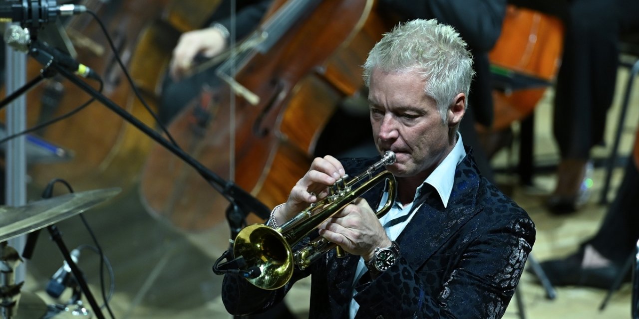 Grammy ödüllü trompetçi Botti, CSO eşliğinde Ankara'da konser verdi