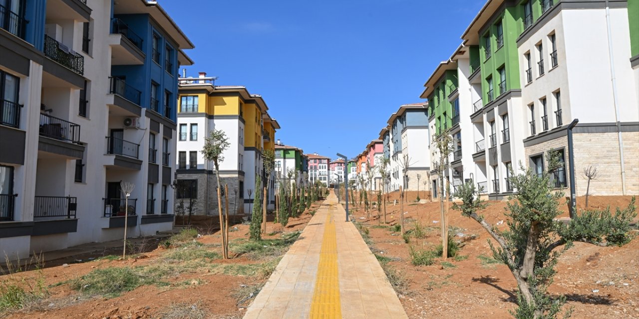 Gaziantep'te konutlarına kavuşan afetzedeler kendilerini güvende hissediyor