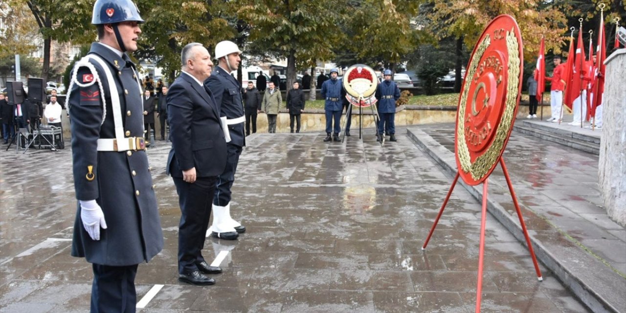 Büyük Önder Atatürk'ü anıyoruz