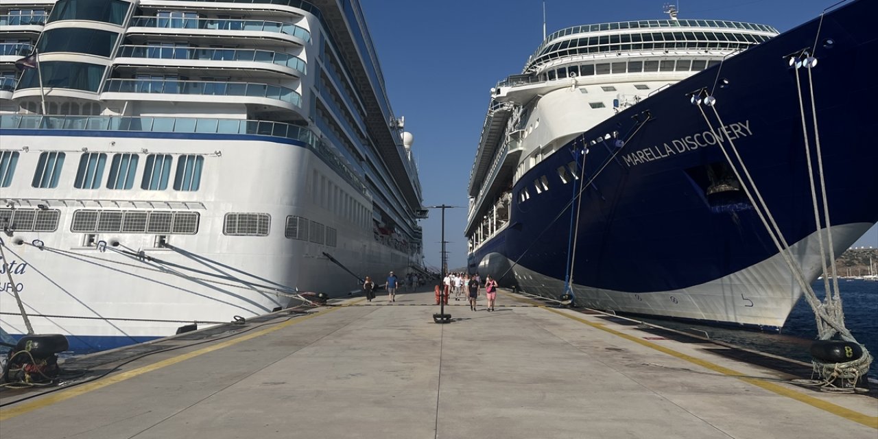 Bodrum Cruise Port 256 binden fazla yolcuyu ağırladı