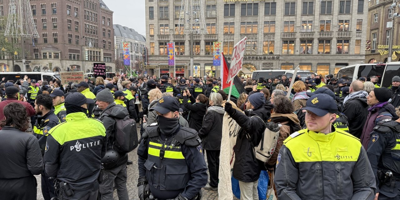 Amsterdam'da Filistin destekçilerine sert polis müdahalesi