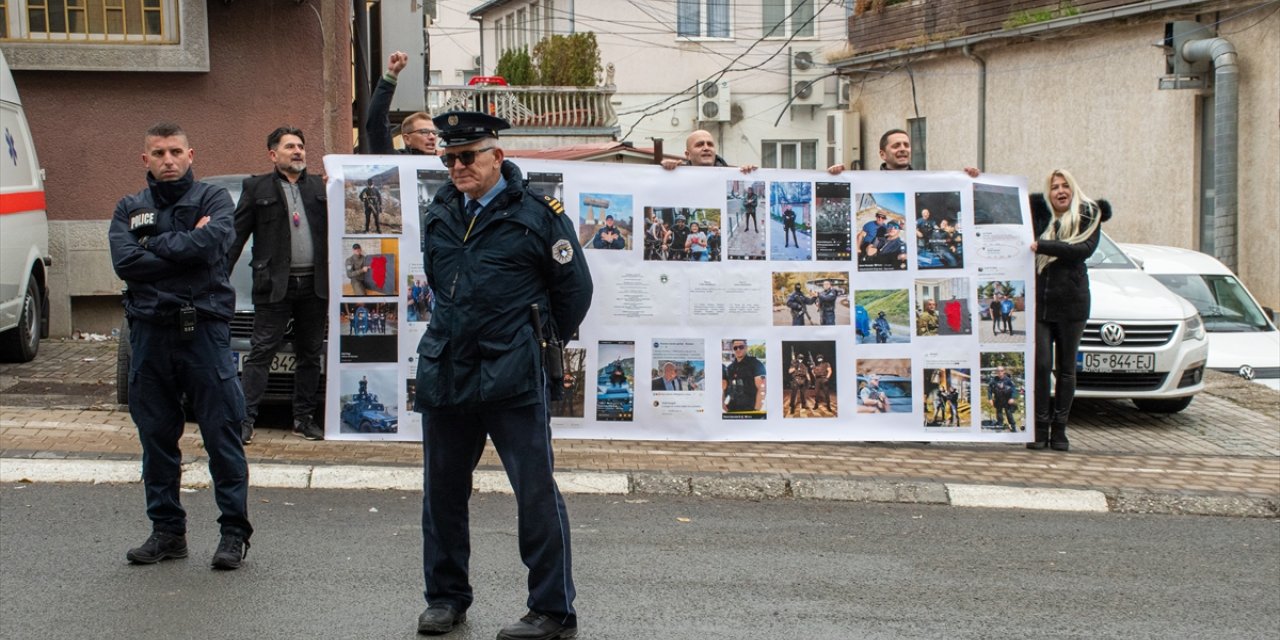 Kosovalı Sırp temsilciler, Priştine'de EULEX karşıtı protesto düzenledi