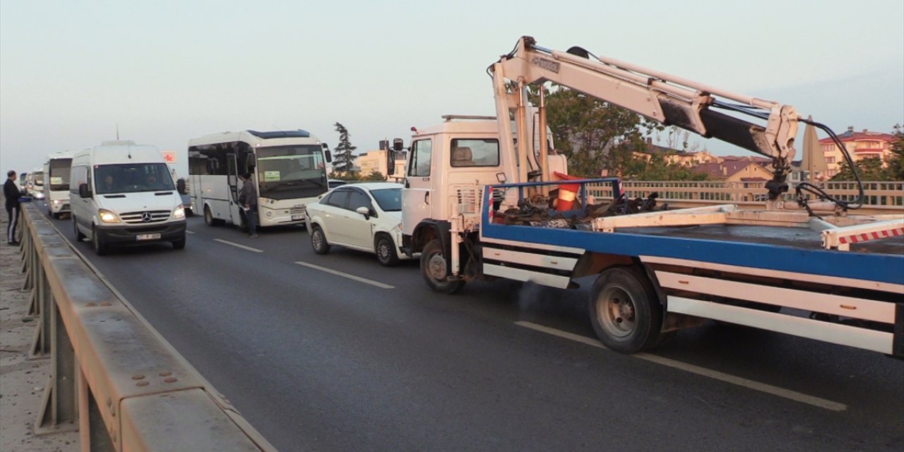 Yalova'da zincirleme trafik kazasında 4 kişi yaralandı