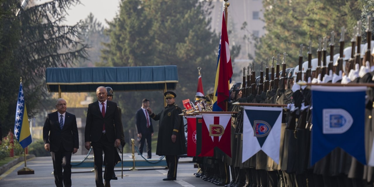 Milli Savunma Bakanı Güler, Bosna Hersekli mevkidaşı Helez ile görüştü