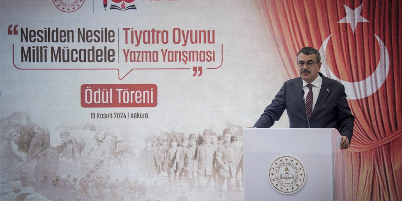 Bakan Tekin "Nesilden Nesile Milli Mücadele Tiyatro Oyunu Yazma Yarışması Ödül Töreni"nde konuştu: