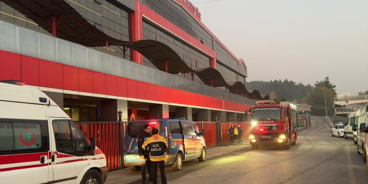 Bursa'da yangın çıkan okulda bir kişinin cesedi bulundu