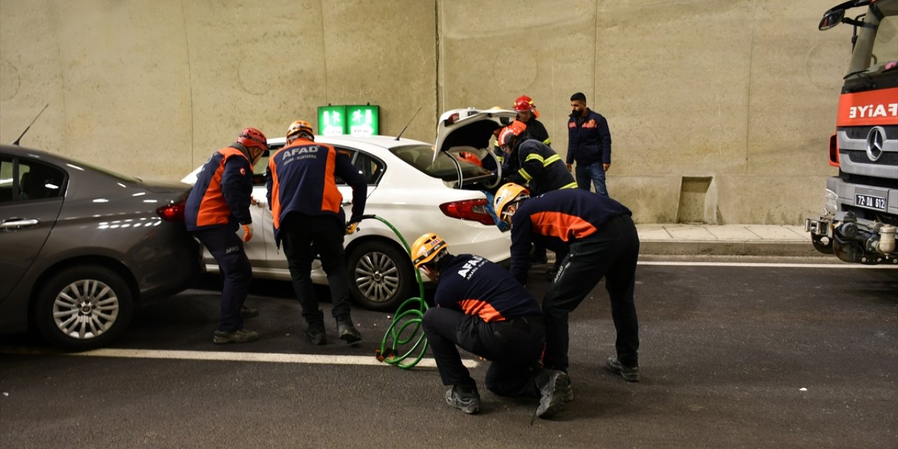 Batman'da tünelde trafik kazası tatbikatı yapıldı