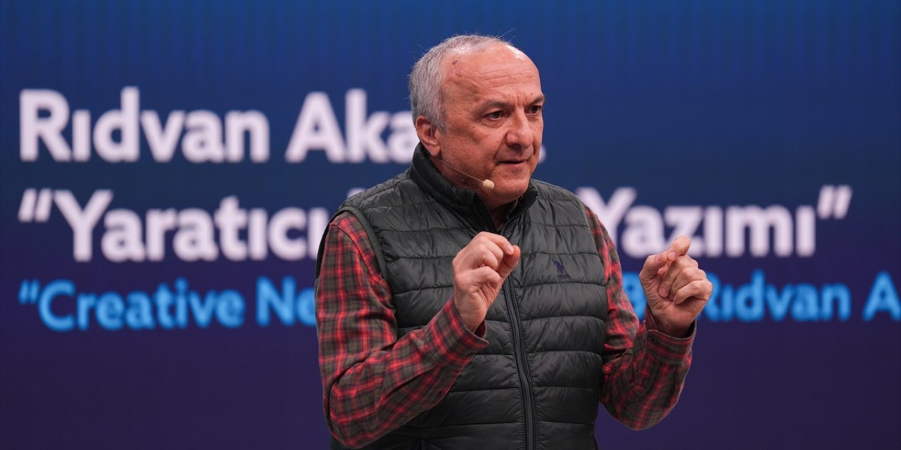 Rıdvan Akar'la "Yaratıcı Haber Yazımı Eğitimi" AAtölye'de yapıldı