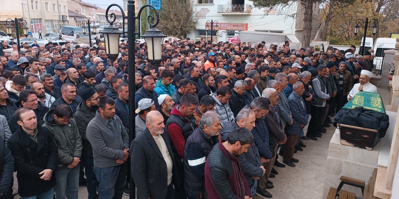 Sivas'ta trafik kazasında yaralanan kişi tedavi gördüğü hastanede öldü