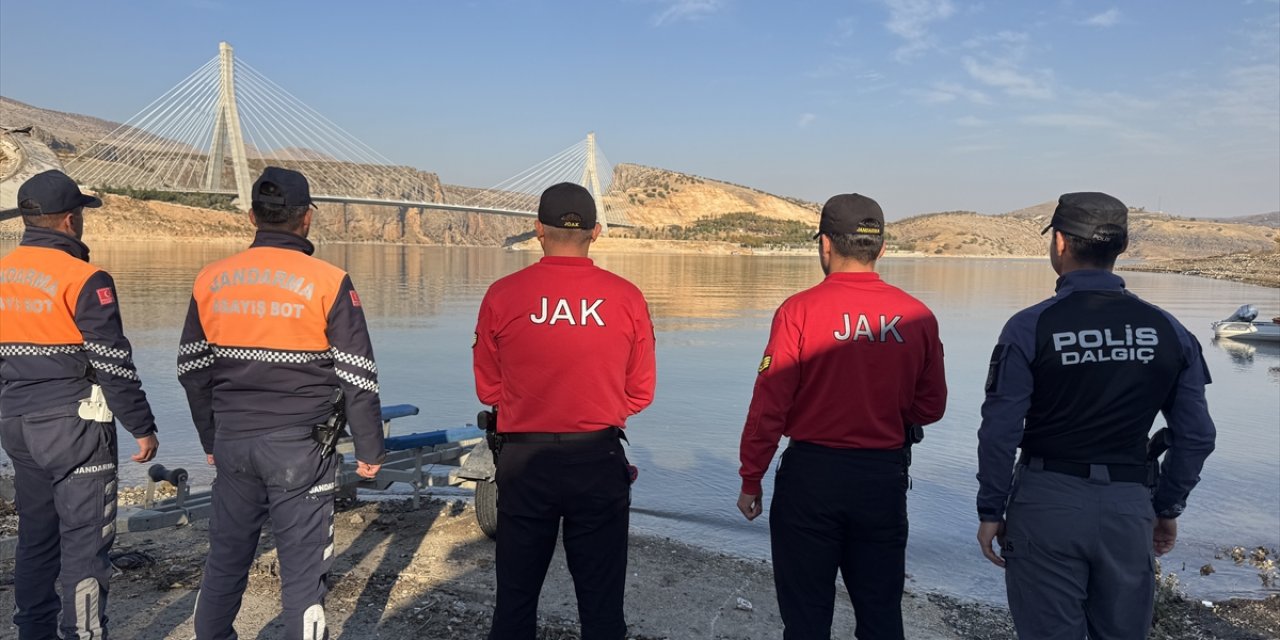 Adıyaman'da kaybolan genç Nissibi Köprüsü yakınlarında aranıyor