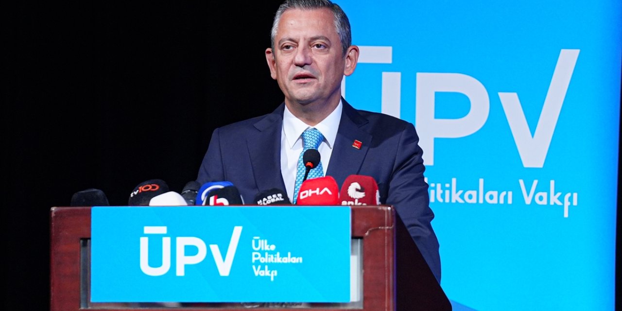 CHP Genel Başkanı Özel "Demokrasi Yoluna Dönüş Forumu"nda konuştu: