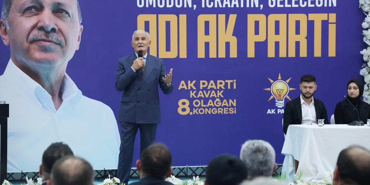 AK Parti'li Yılmaz, Samsun'da partisinin Kavak İlçe Kongresi'nde konuştu: