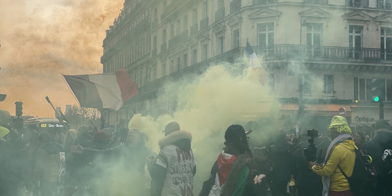 Sarı yelekliler 6. yılında Paris'te sokağa indi