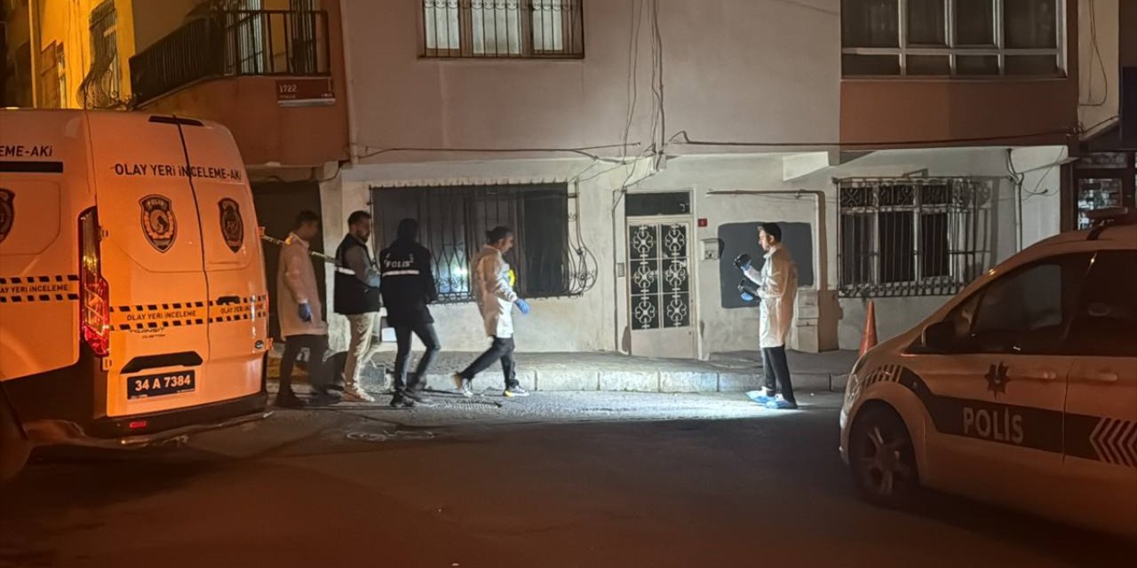 Bağcılar'da polis aracına EYP ve molotofkokteyli atıldı