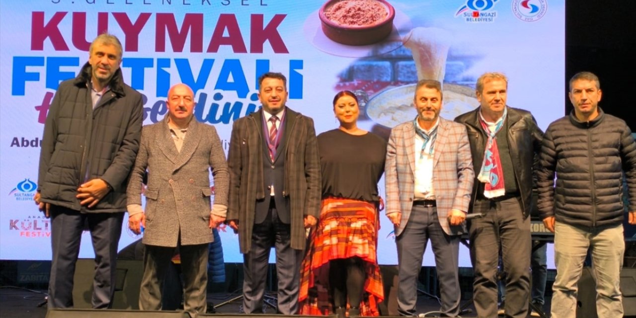 Sultangazi'de düzenlenen festivalde kuymak ikram edildi