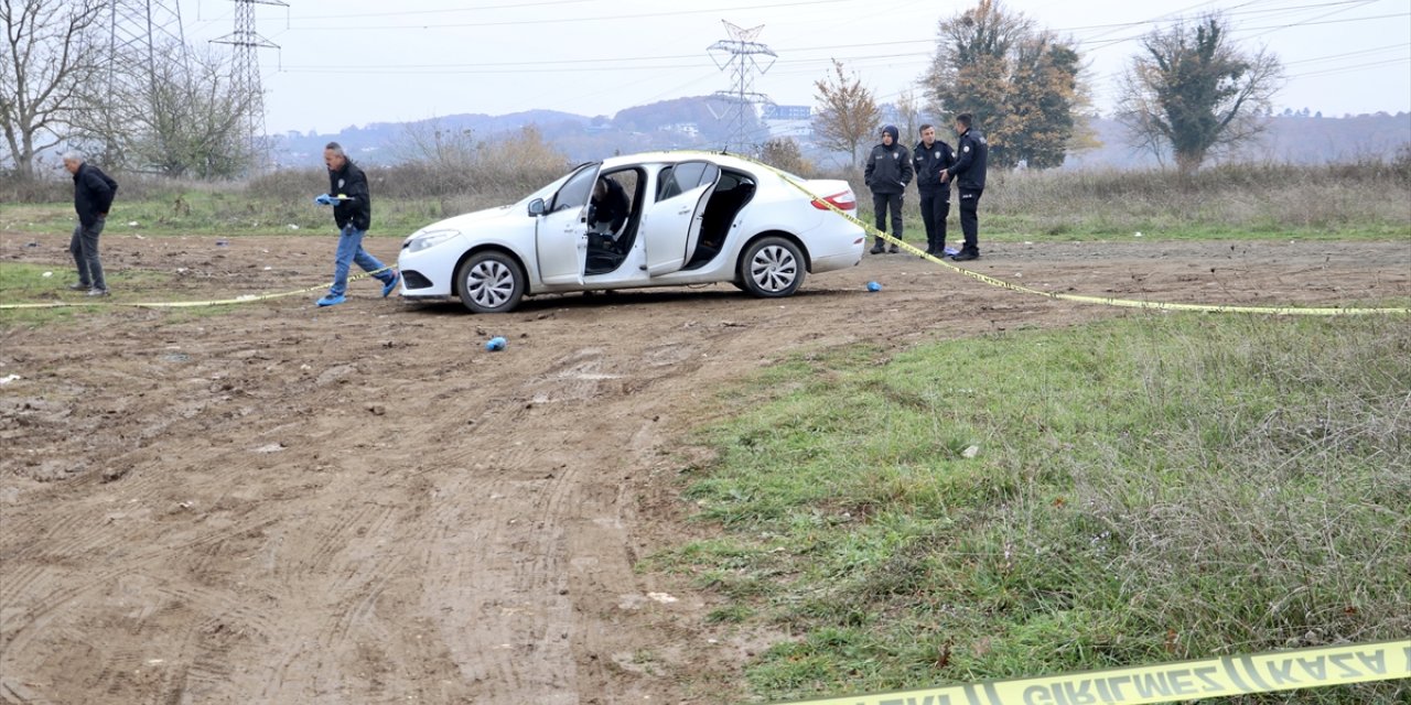 Sakarya'da bir kişi başından vurulmuş halde ölü bulundu