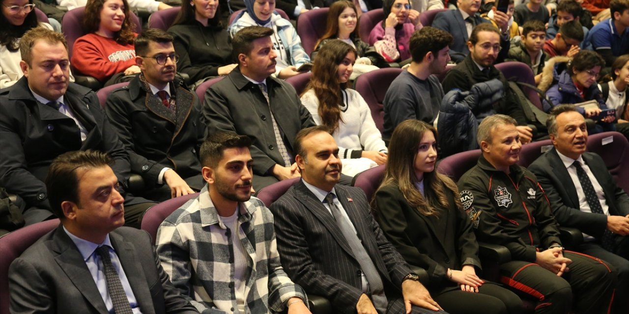 Sanayi ve Teknoloji Bakanı Mehmet Fatih Kacır, Tokat'ta gençlerle buluştu: