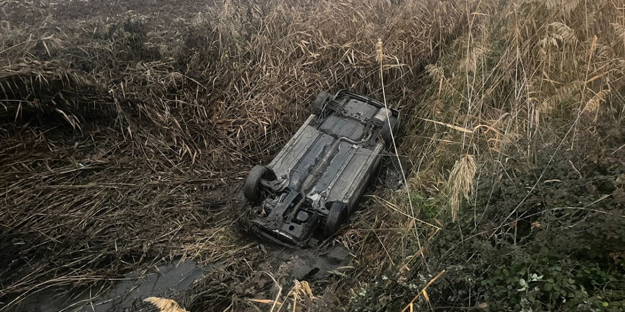 Tokat'ta devrilen otomobildeki emekli polis öldü