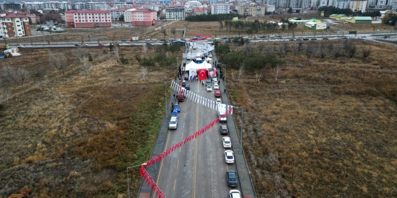 Erzurum'da açılan caddeye 15 Temmuz şehidi Fırat Bulut'un adı verildi