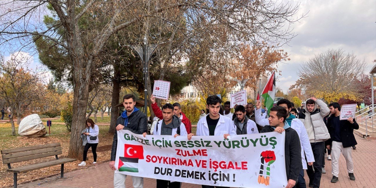 Gaziantep'te üniversitelilerden sessiz yürüyüşle Filistin'e destek