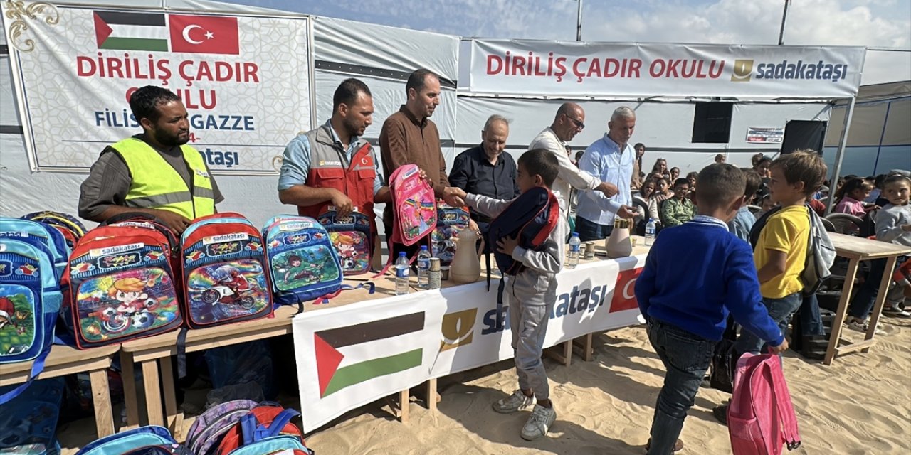 Sadakataşı Derneğinin Gazze'deki çadır okulundan 150 öğrenci faydalanacak