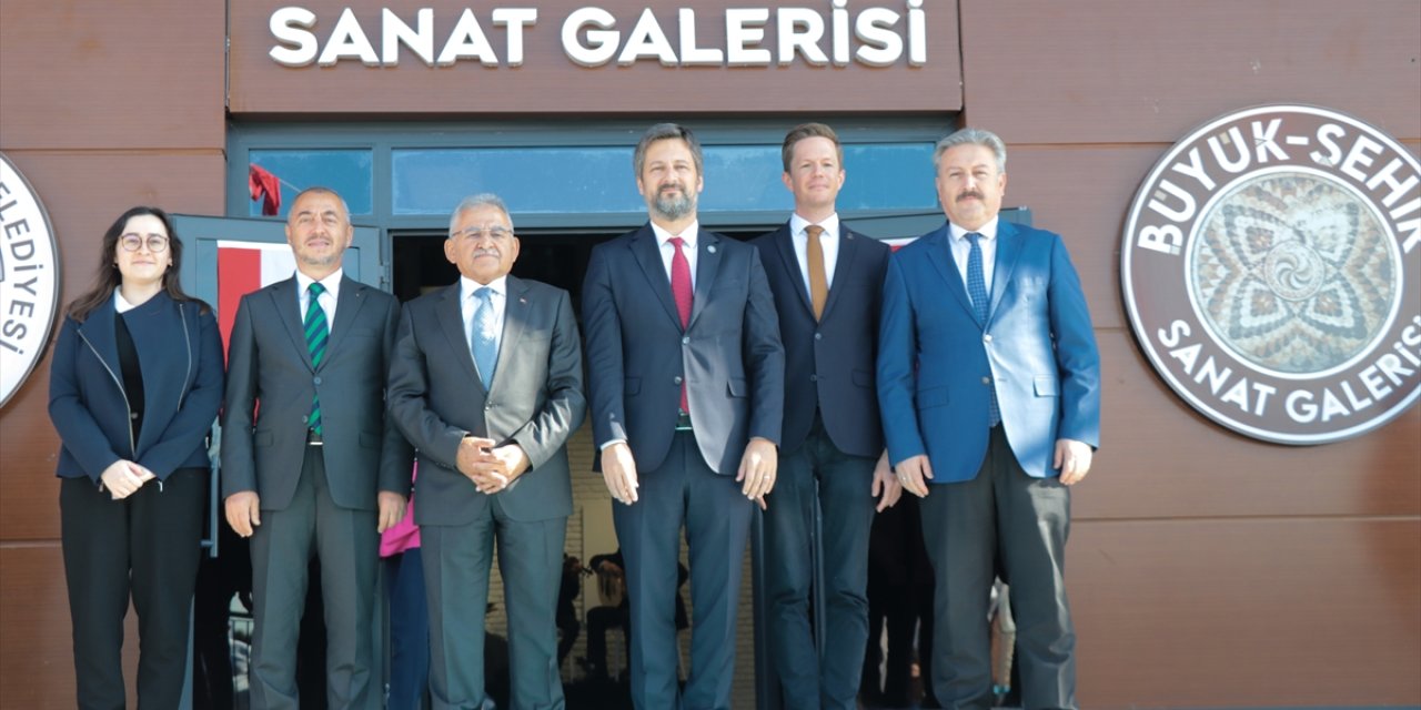 Kayseri'de Macar Milli Arşivi'nden 19 eserin yer aldığı "Misafirperver Bir Devlet" sergisi açıldı