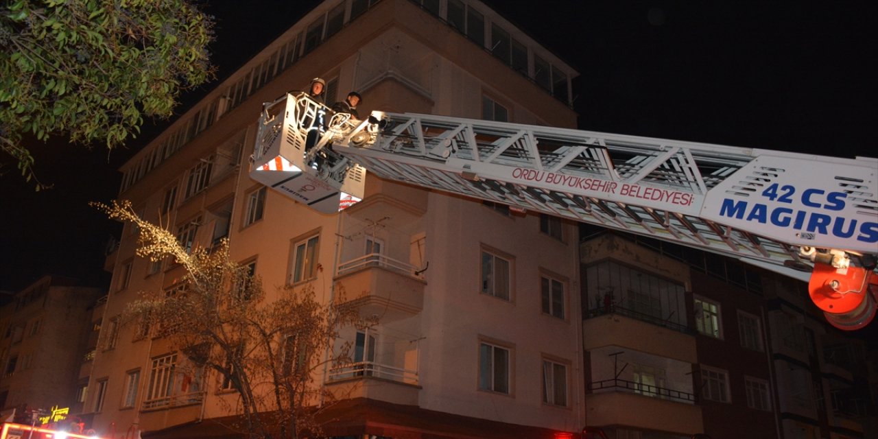 Ordu'da apartmanda çıkan yangında 1 kişi dumandan etkilendi