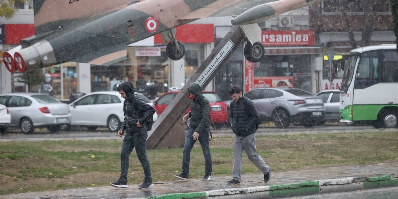 Kırklareli'nde sağanak etkili oldu