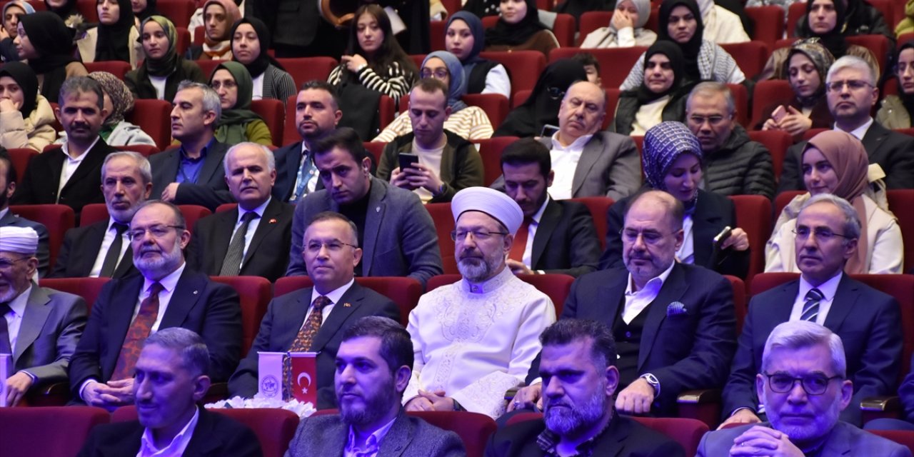 Diyanet İşleri Başkanı Erbaş, "1. Uluslararası Stratejik Müzakereler Forumu"nda konuştu: