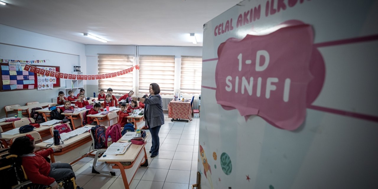 Erzurum'da "Yılın Öğretmeni" Canan Ulukurt, proje temelli eğitimle öğrencilerini geleceğe hazırlıyor