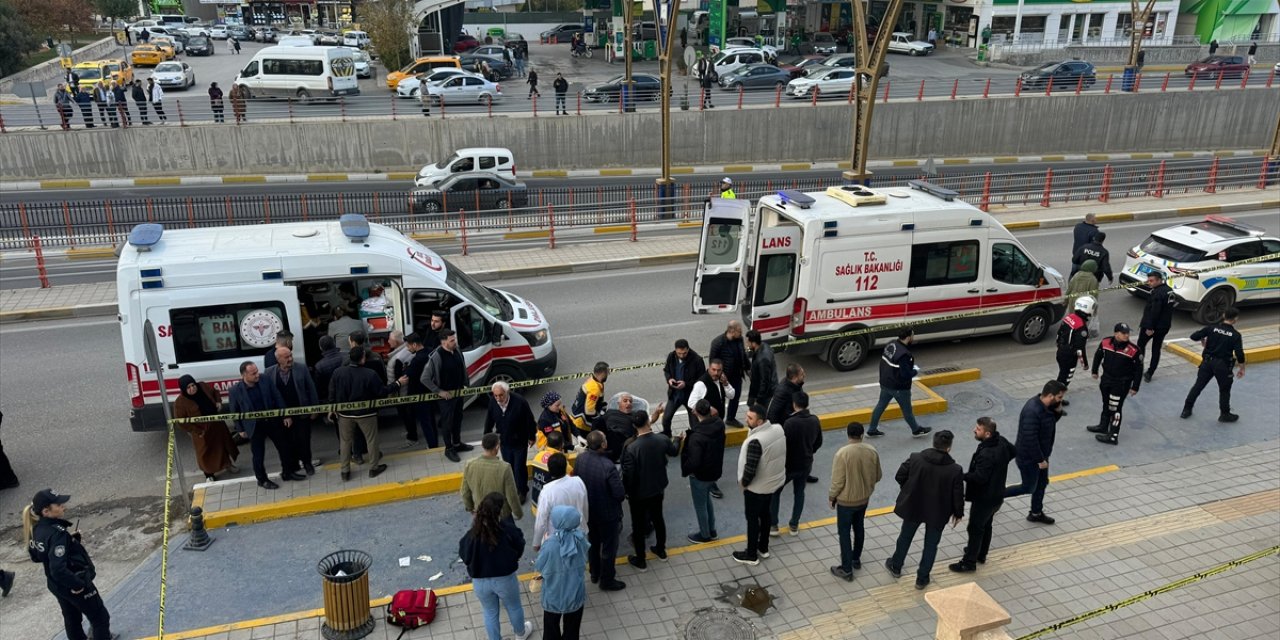 Mardin'de silahlı saldırıya uğrayan 1'i avukat 4 kişi yaralandı