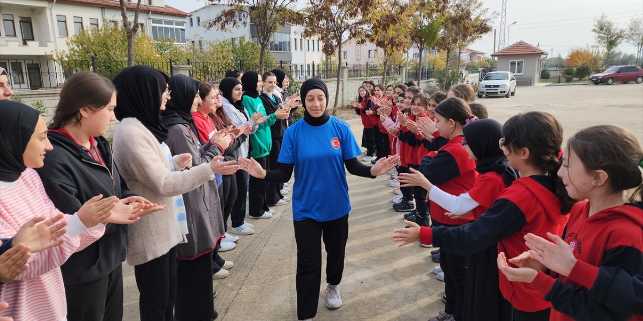 Amasya'da liseli kriket oyuncusu milli takıma seçildi