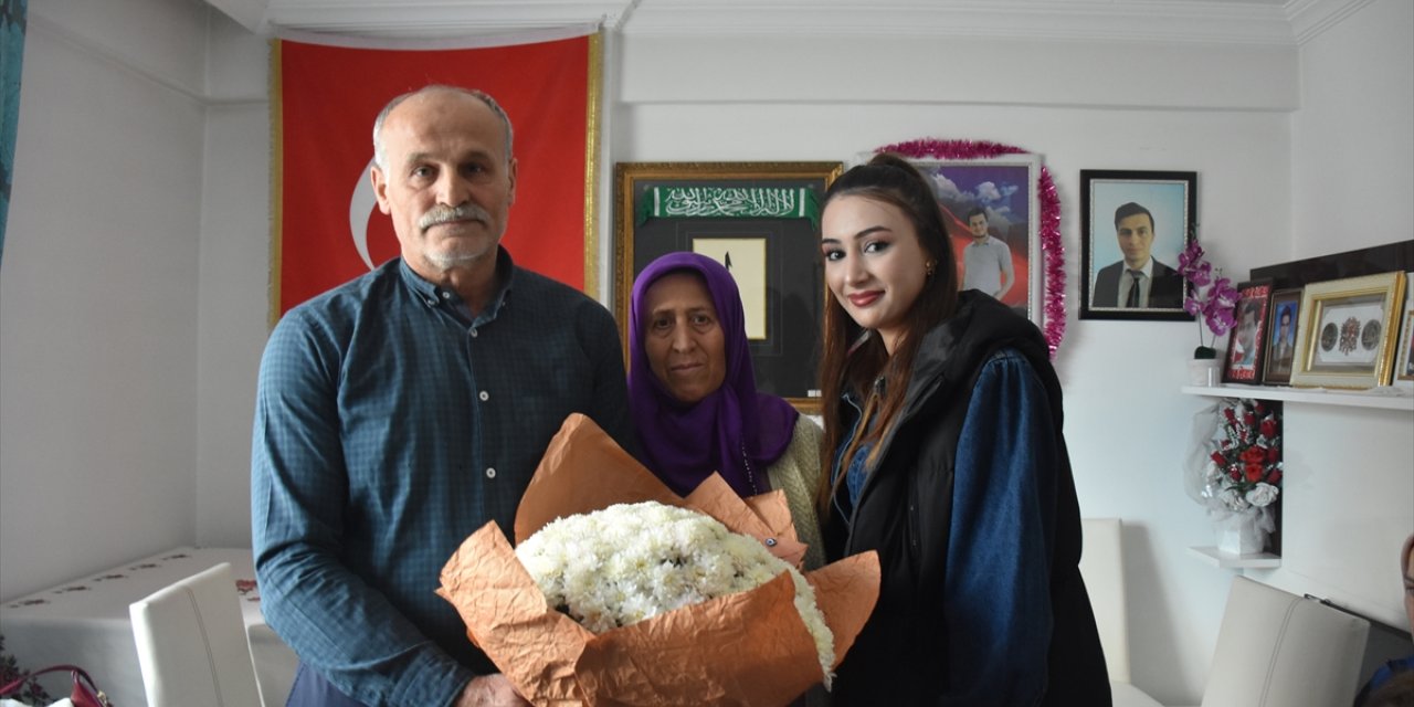 Gümüşhane Üniversitesi öğrencilerinden Şehit Öğretmen Necmettin Yılmaz'ın ailesine ziyaret