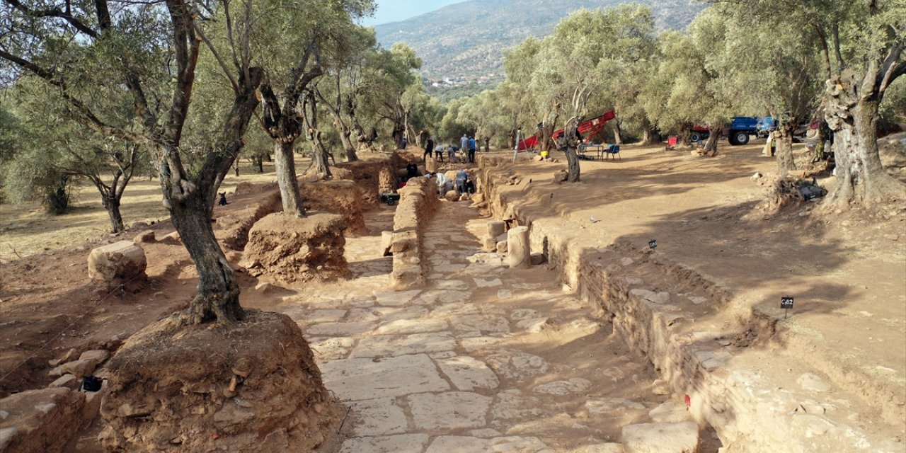 Nysa'daki "ibadet yolu" eskisi gibi Pluto Kore Tapınağı'na çıkacak