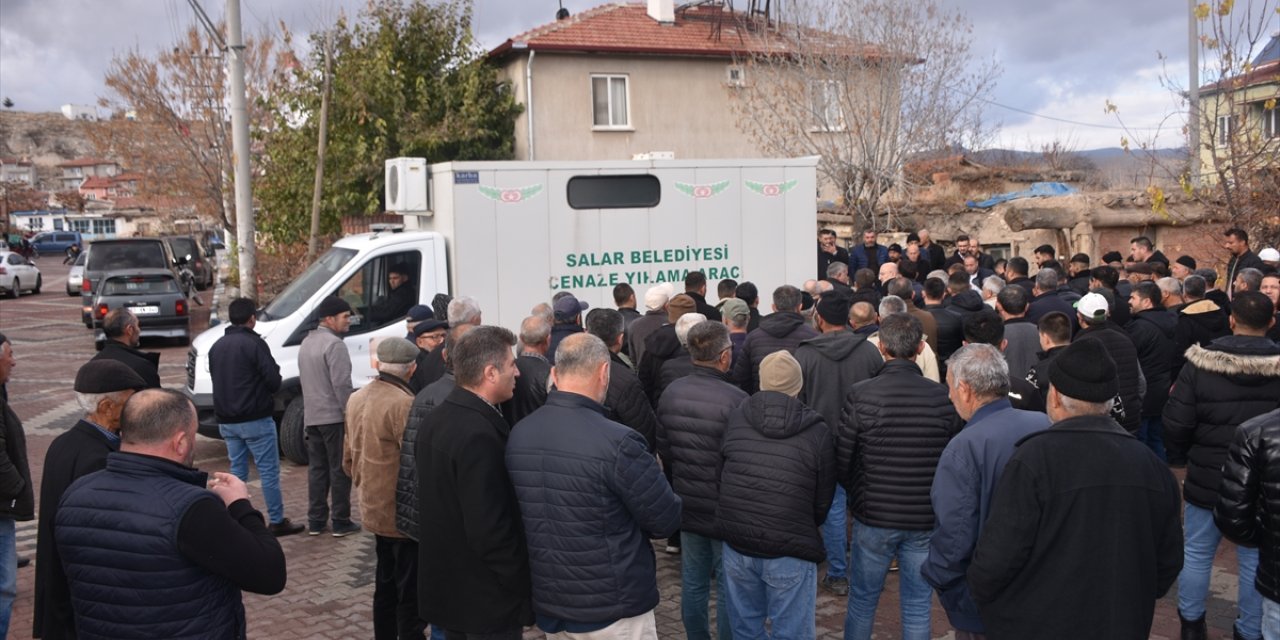 Afyonkarahisar'da restoranda çıkan yangında hayatını kaybeden işçinin cenazesi defnedildi