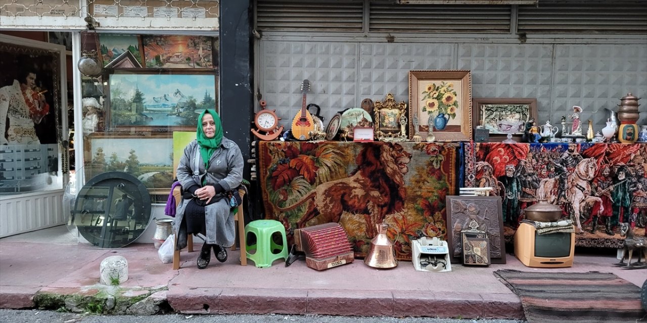 Hediye edilen bir şilinle başlayan antika merakı kazanç kapısı oldu