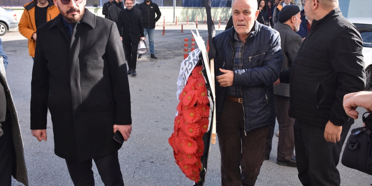 Afyonkarahisar Belediye Meclisinde alınan "içkili yer bölgesi kararı" protesto edildi