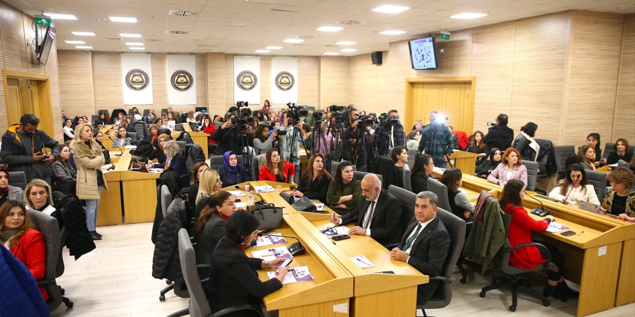 Diyarbakır'da "Ekonomide Kadın Çalıştayı" düzenlendi