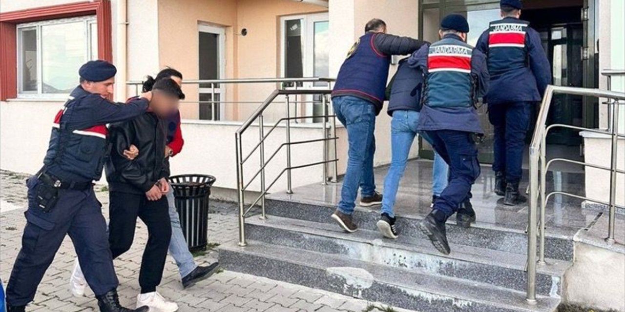 Çanakkale'de bir iş yerine pompalı tüfekle ateş eden 3 zanlı yakalandı